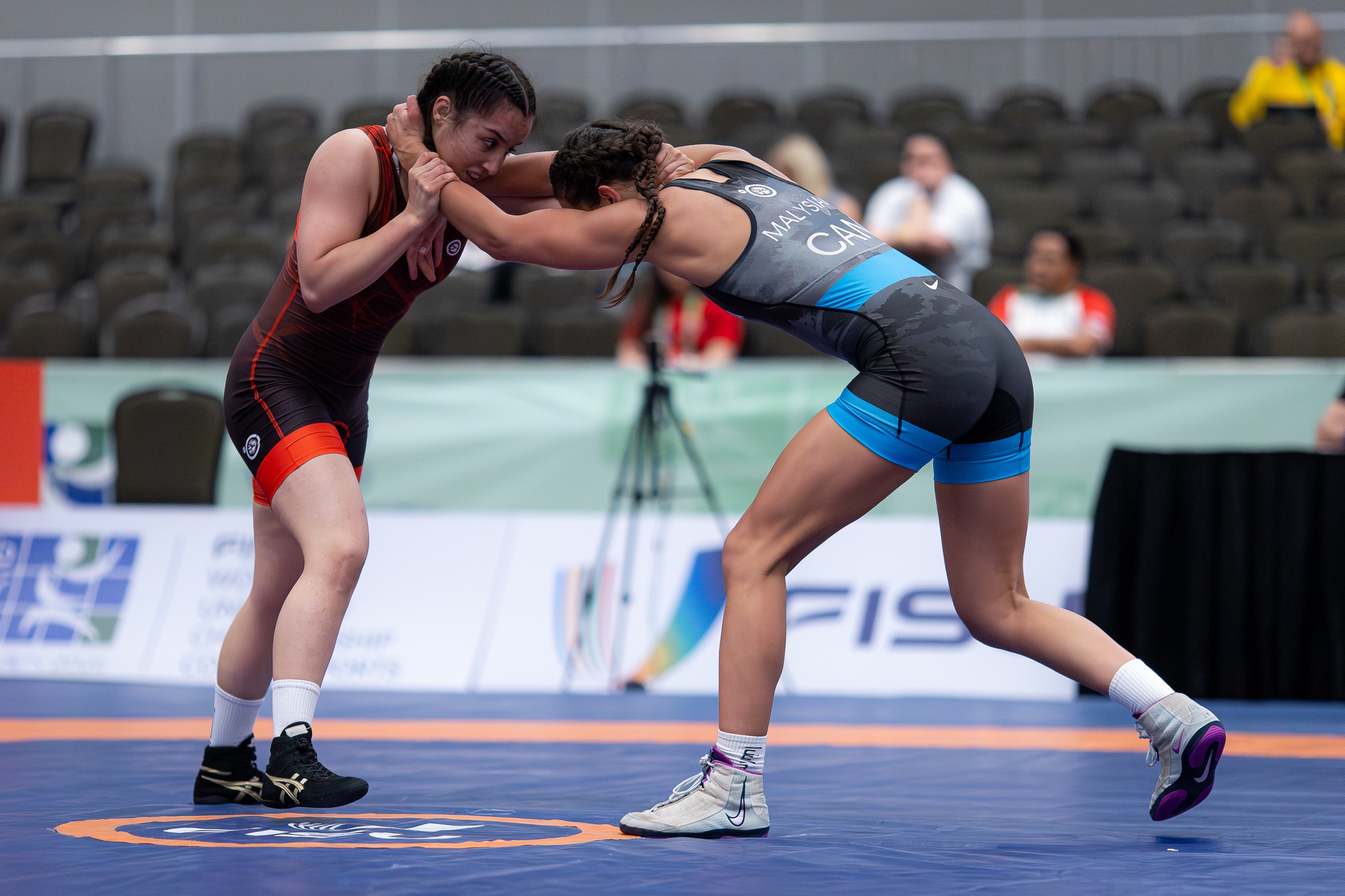 Les lutteurs Canadiens remportent 10 m&eacute;dailles aux Championnats du monde universitaires des sports de combat de la FISU de 2026