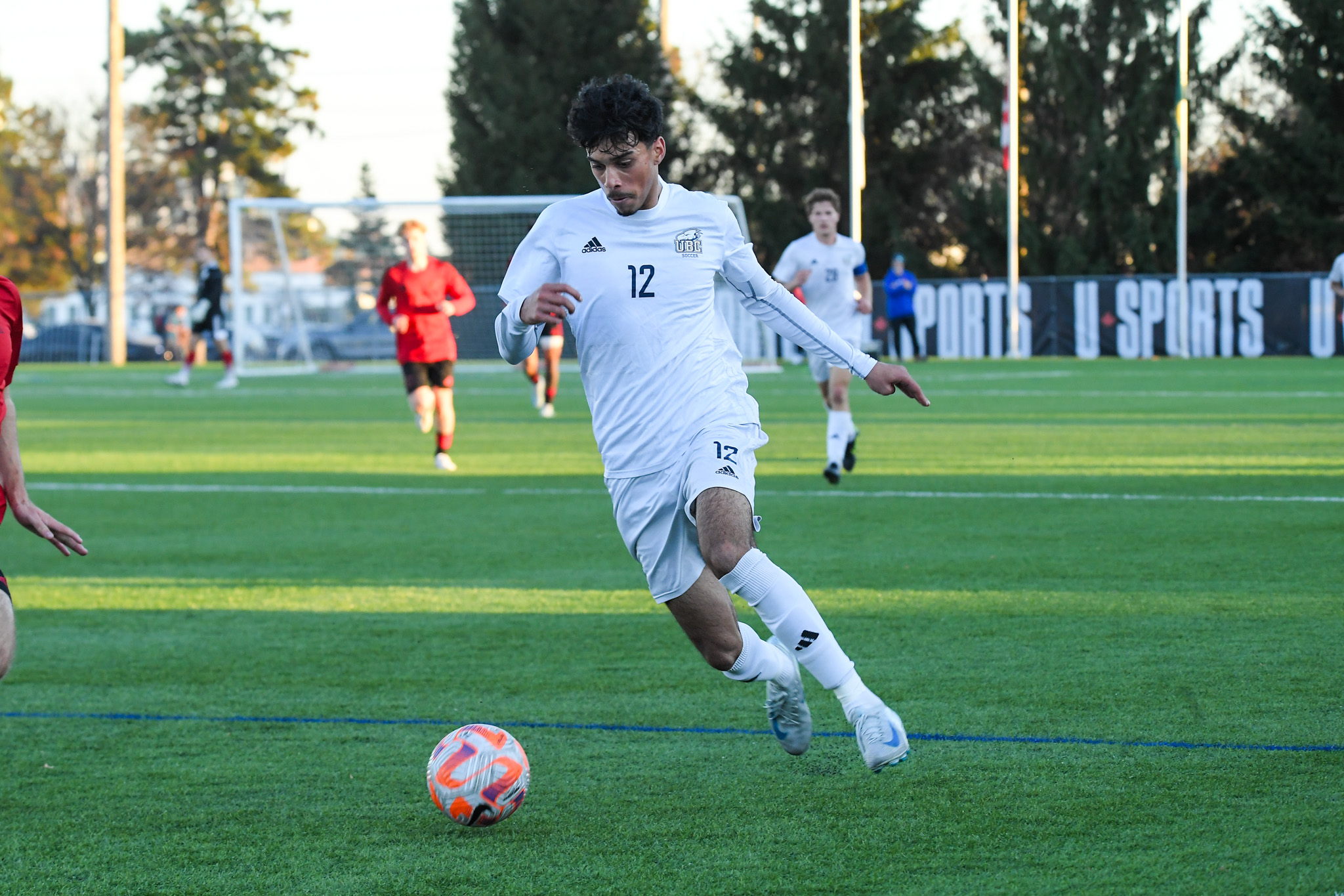 Un doubl&eacute; de Godbout procure une victoire &agrave; l&rsquo;UBC sur l&rsquo;UNB dans un match de six buts