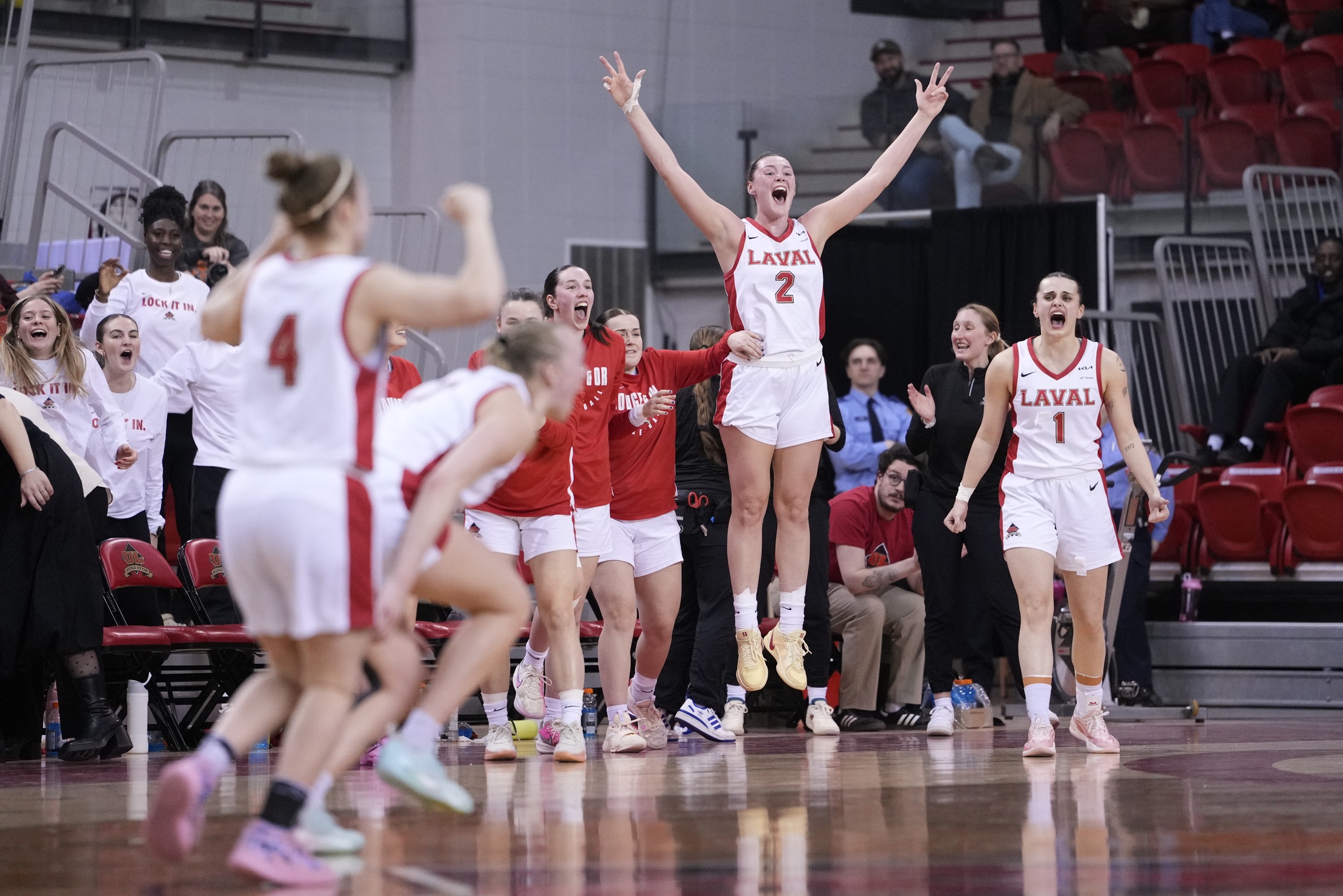 Laval passe en demi-finale &agrave; la maison apr&egrave;s avoir surpris les favorites de TMU