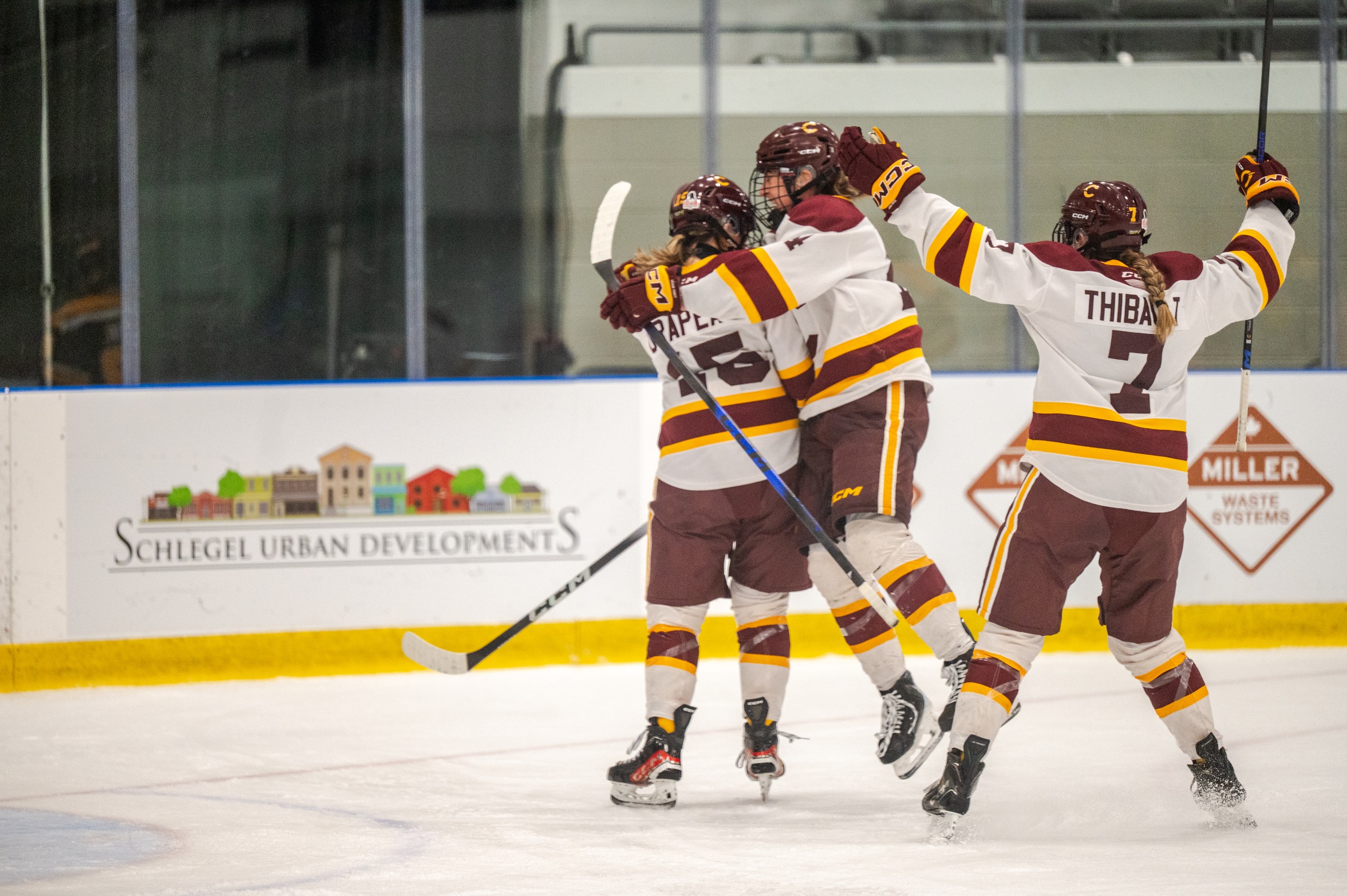 Concordia file vers la victoire contre le Manitoba et acc&egrave;de aux demi-finales
