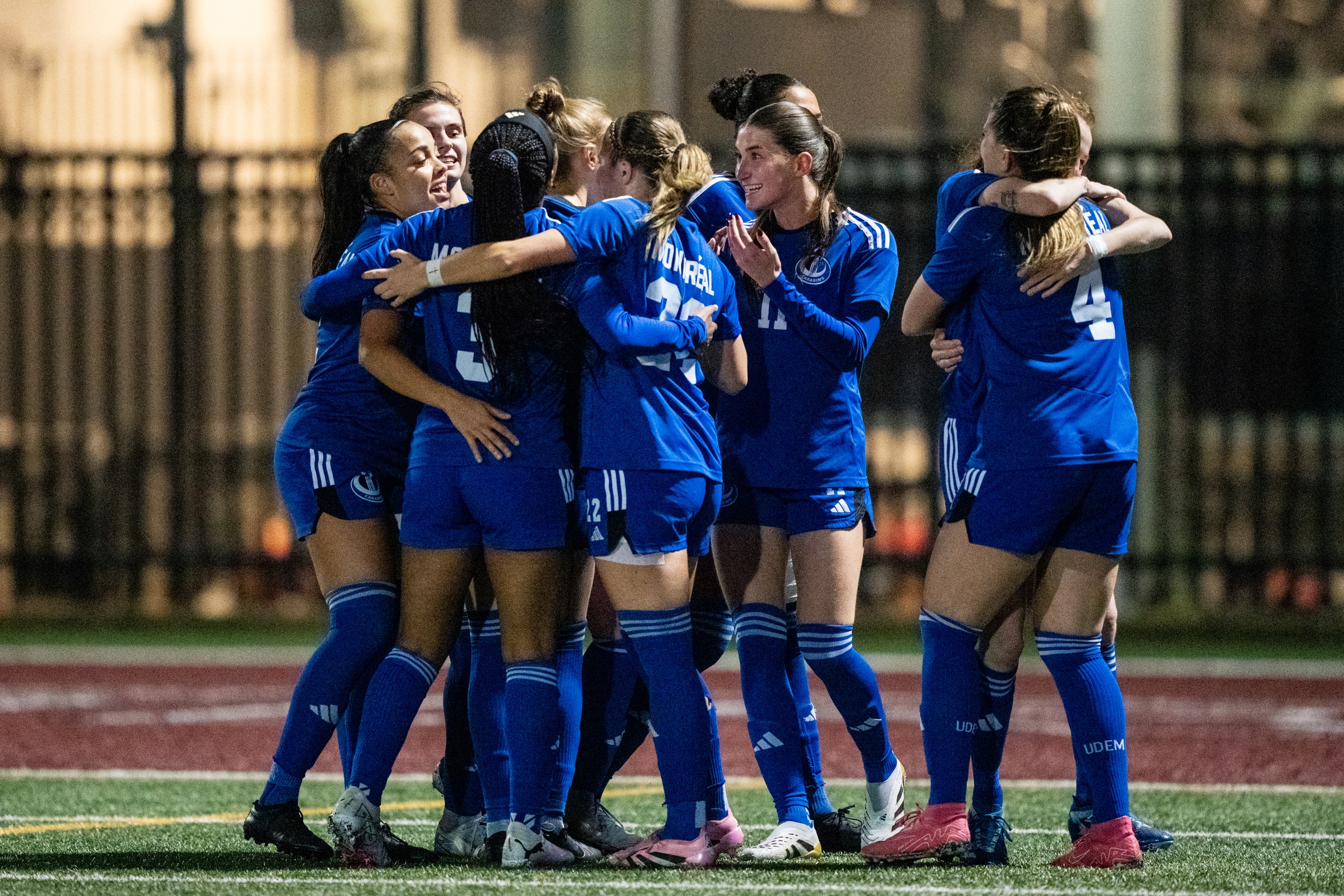 La domination des Carabins lui vaut une victoire claire contre les Spartans et une place en finale nationale